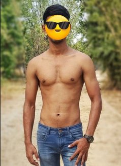 Shubh - Male escort in Gurgaon Photo 2 of 4