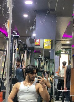 SHUBH 🏻 - Acompañantes masculino in New Delhi Photo 2 of 9