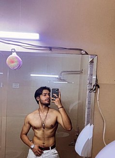 SHUBH 🏻 - Acompañantes masculino in New Delhi Photo 3 of 9