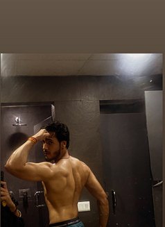 SHUBH 🏻 - Acompañantes masculino in New Delhi Photo 5 of 9