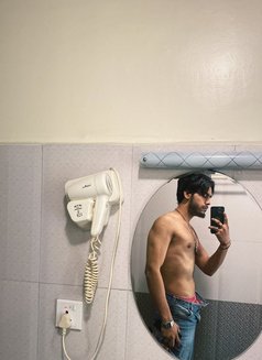 SHUBH 🏻 - Acompañantes masculino in New Delhi Photo 7 of 9