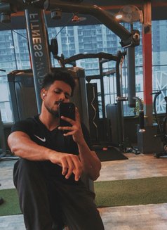Shubh - Male escort in New Delhi Photo 1 of 4