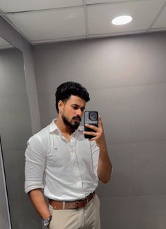 Shubh - Male escort in New Delhi Photo 4 of 4