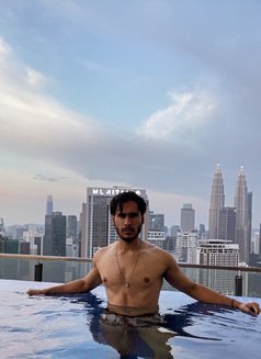 SHUBH 🏻 - Acompañantes masculino in New Delhi Photo 4 of 8
