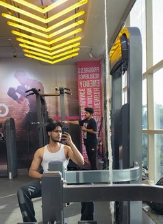 SHUBH 🏻 - Acompañantes masculino in New Delhi Photo 5 of 8