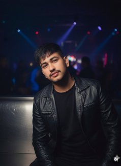 Shubh - Male escort in New Delhi Photo 1 of 2