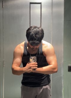 Shubh - Acompañantes masculino in New Delhi Photo 2 of 3