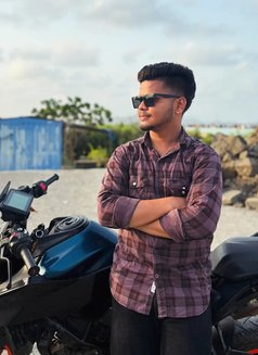 Shubham Gangawane - Male escort in Mumbai Photo 3 of 4