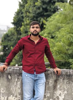 Shubham - Acompañantes masculino in Gurgaon Photo 2 of 3