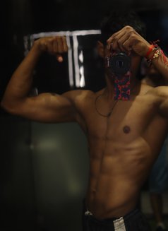 Shubham - Male escort in Mumbai Photo 1 of 4