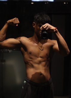 Shubham - Male escort in Mumbai Photo 1 of 2