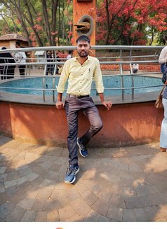 Shubham Kale - Acompañantes masculino in Pune Photo 1 of 2
