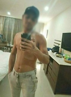 Shubham. - Male escort in Mumbai Photo 1 of 2