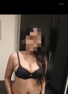 Shubhra Nude Cam Show Live - puta in Gurgaon Photo 1 of 9