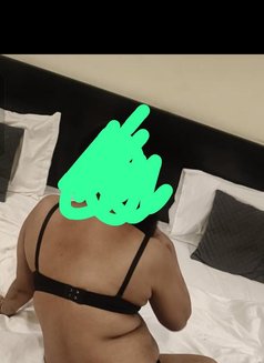 Shubhra Nude Cam Show Live - puta in Gurgaon Photo 4 of 9