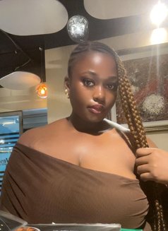 Shugar - masseuse in Lagos, Nigeria Photo 1 of 1