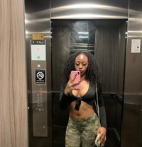 Shumsa - puta in Nairobi