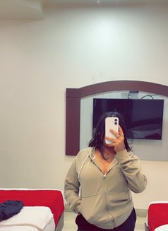 Shurbhi - escort in New Delhi Photo 1 of 11