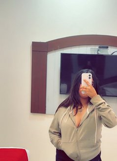 Shurbhi - escort in New Delhi Photo 3 of 11