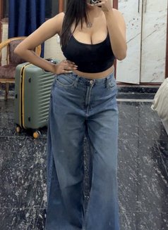 Shurbhi - escort in New Delhi Photo 8 of 11