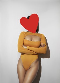 Shweta Independent - puta in Dubai Photo 13 of 13