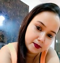 Shweta - puta in Mumbai Photo 1 of 2