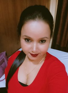 Shweta - puta in Mumbai Photo 2 of 2