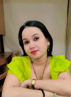 Shweta - escort in Mumbai Photo 1 of 3