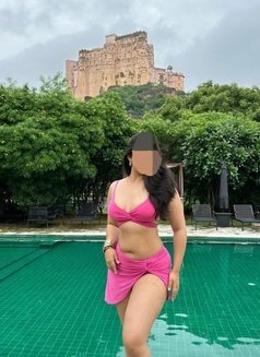 Shweta - escort in Mumbai Photo 5 of 12