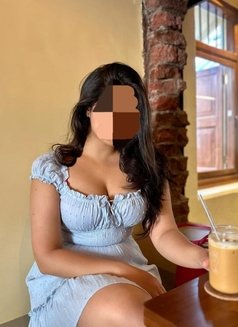 Shweta - escort in Mumbai Photo 7 of 12