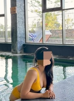 Shweta - escort in Mumbai Photo 9 of 12