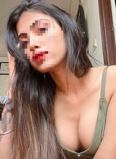 Shweta - escort in Thane Photo 1 of 3