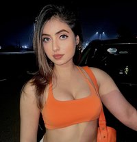 Shweta Indian - puta in Abu Dhabi