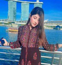 RASHMI CHANDIGARH 𝟵𝟴𝟏𝟓𝟰𝟱𝟳𝟳𝟐𝟰 - puta in Chandigarh Photo 1 of 4