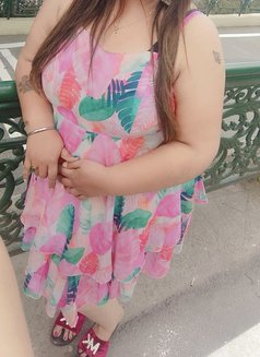 Shweta Sharma indepndent married lady - puta in New Delhi Photo 2 of 9