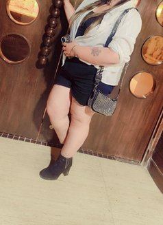 Shweta Sharma indepndent married lady - puta in New Delhi Photo 3 of 9