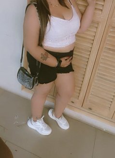 Shweta Sharma indepndent married lady - puta in New Delhi Photo 4 of 9