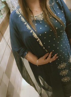 Shweta Sharma indepndent married lady - puta in New Delhi Photo 5 of 6