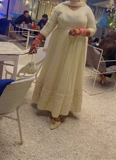 Shweta Sharma indepndent married lady - escort in New Delhi Photo 6 of 13