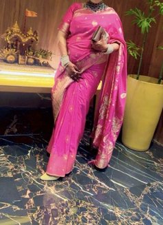 Shweta Sharma indepndent married lady - escort in New Delhi Photo 7 of 13