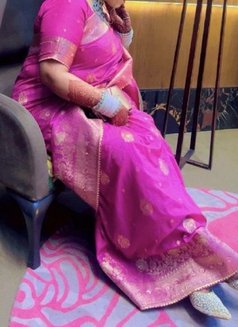 Shweta Sharma indepndent married lady - escort in New Delhi Photo 8 of 13
