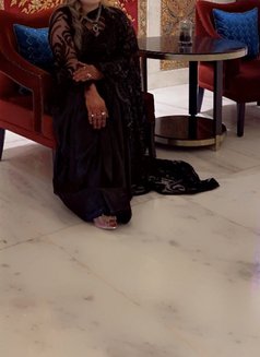 Shweta Sharma indepndent married lady - puta in New Delhi Photo 1 of 8