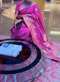 Shweta Sharma indepndent married lady - puta in New Delhi Photo 4 of 14