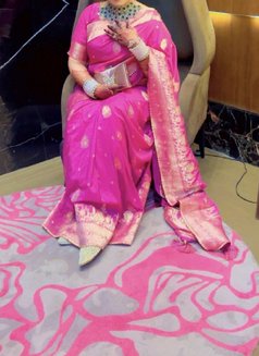 Shweta Sharma indepndent married lady - puta in New Delhi Photo 7 of 14