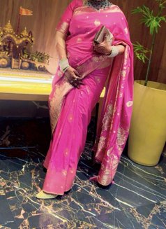 Shweta Sharma indepndent married lady - escort in New Delhi Photo 6 of 16