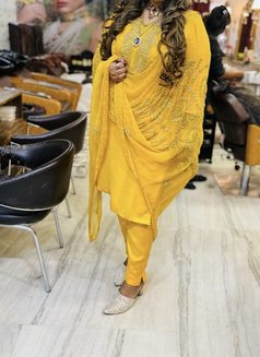 Shweta Sharma indepndent married lady - escort in New Delhi Photo 13 of 16