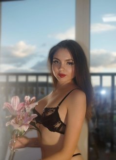 Shyrin - escort in Dubai Photo 1 of 7