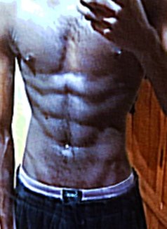 Si R Kamau - Male adult performer in Nairobi Photo 2 of 7