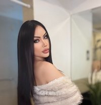 Sia big booty strong cock - Transsexual escort in Dubai