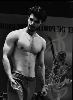 Sid - Male escort in Pune Photo 3 of 6